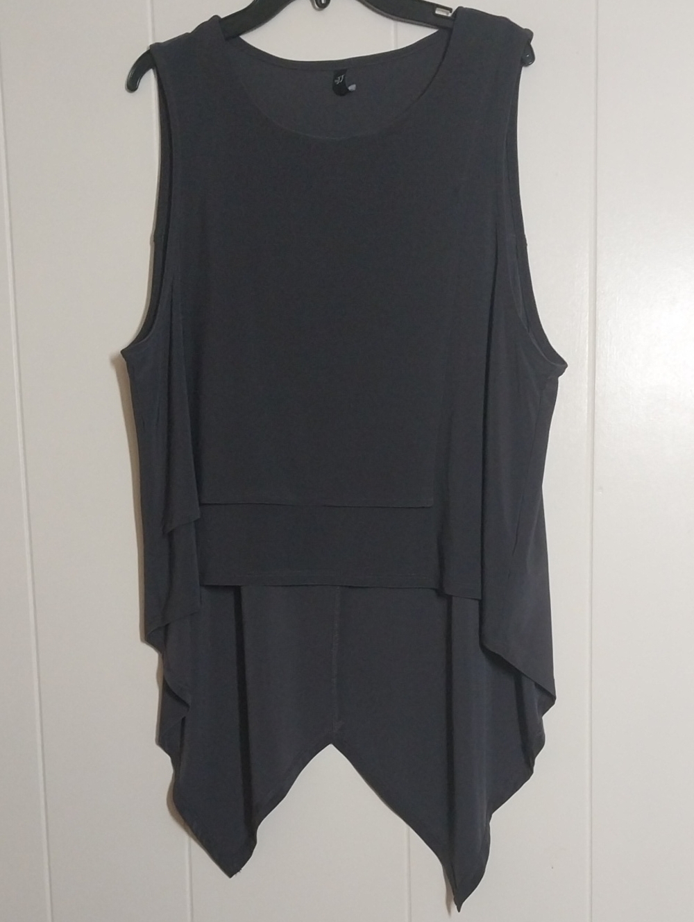 By JJ High Low Drop Tail Hem Tank Top Sleeveless Top Medium
